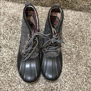 Gray and black duck boots size 7